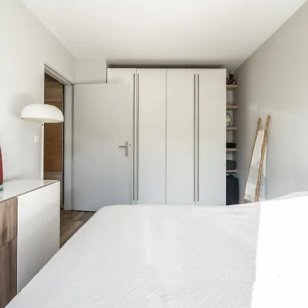 Contemporary With Terrace ! Appartement Paris